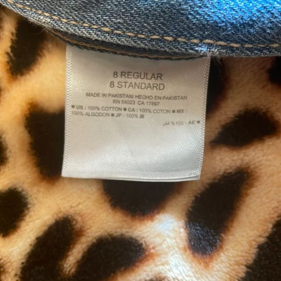 •OLD NAVY•MIDI RAW EDGE HEM DOTTED TEXTURED DENIM SHORTS IN SZIE 8 REGULAR EUC - Picture 6 of 6